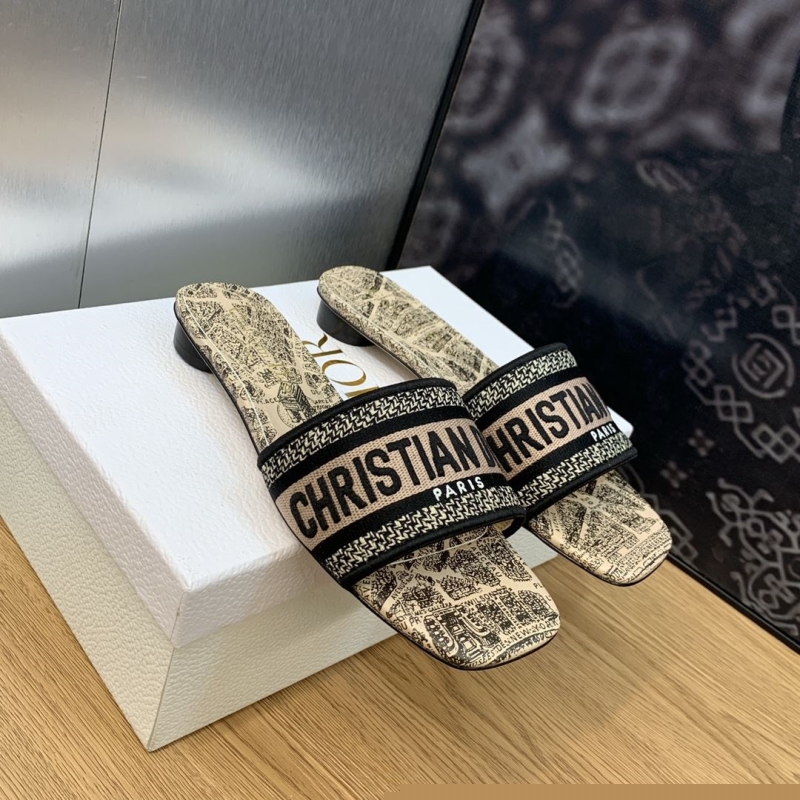ch**an D*or slippers
